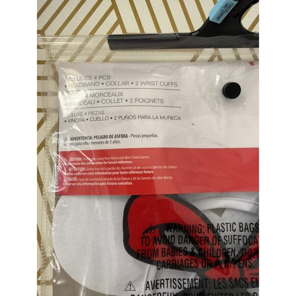 CINDY LOU WHO Accessory Kit 4 Pieces New - Picture 4 of 4